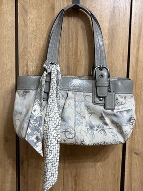 COACH Horse and Carriage Grey Leather Trim Purse Tote Bag w// scarf and hang tag